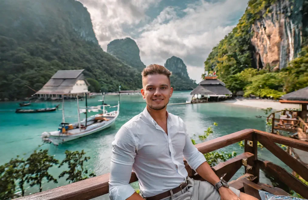 Thailand Elite Visa, long-stay visa, second home, VIP services, golf, spa, bank account, financial advice, limousine service